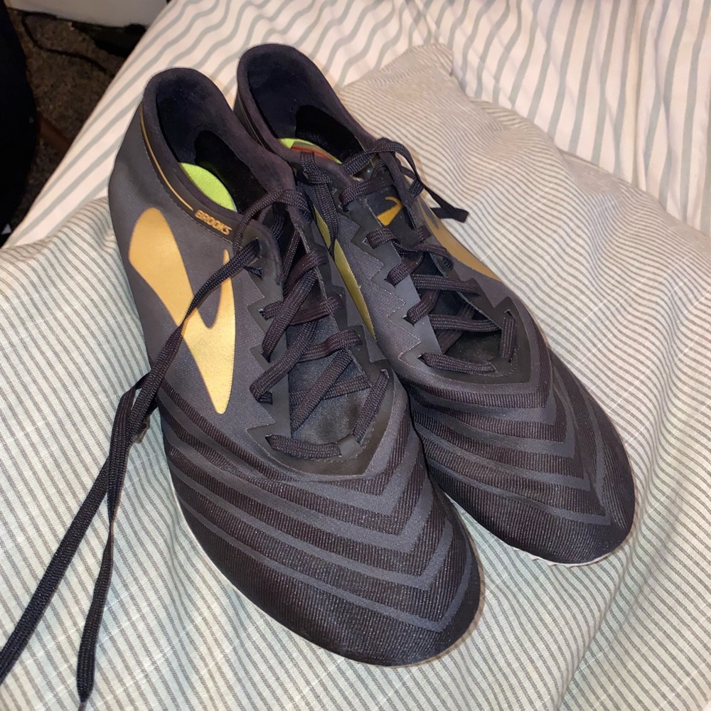 Brooks QWK III Track Shoes